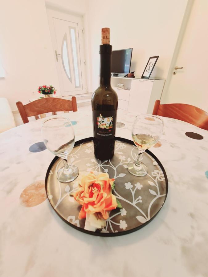 PUY Apartments Viktorija מראה חיצוני תמונה